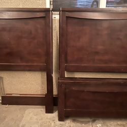 2 Twin Bed Frames