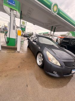 2011 Infiniti G37