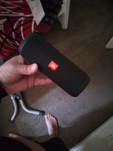 JBL BLUETOOTH SPEAKER