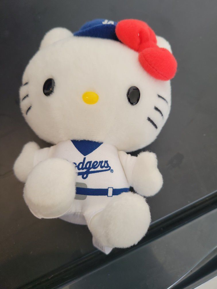 So excited to add this cute Hello Kitty Dodgers plush from Hello Kitty  Night to my collection!! ⚾🧢💙🩵 Matches with my Hello Kitty jersey! 💙🩵