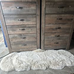 2 Dressers 1 Queen Headboard 92115 