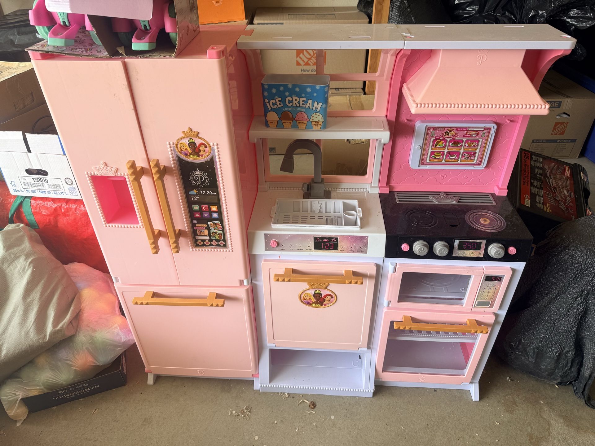 Disney Princess Kitchen (NO accessories)