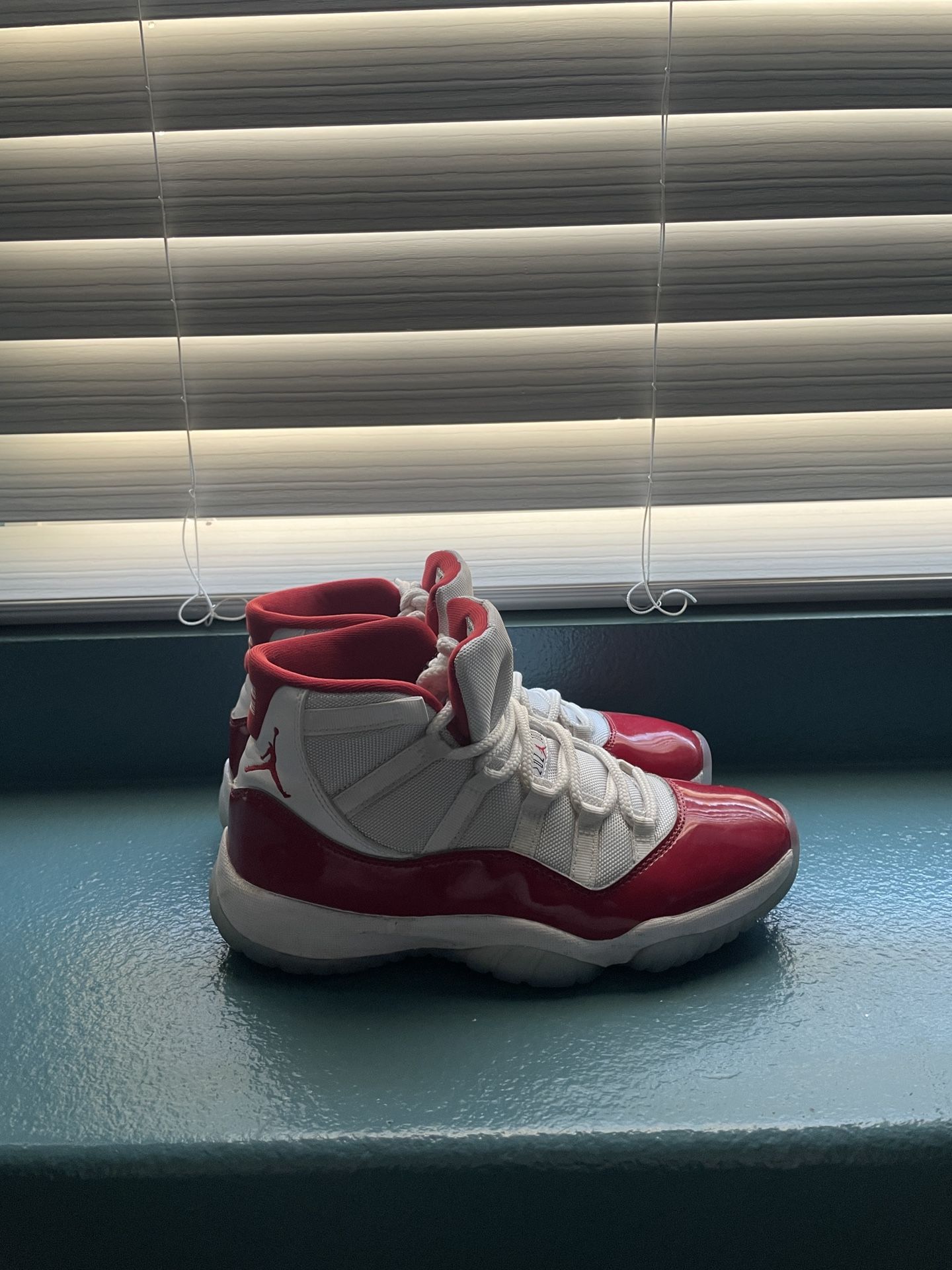 Jordan 11 Cherrys