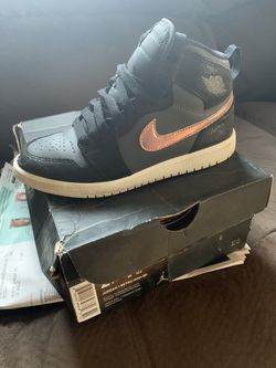 Used jordan shoes size 2y