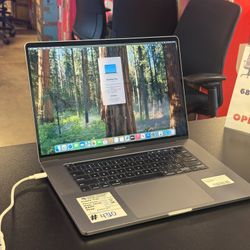 Excellent Condition: Apple MacBook Pro 16" i9 - 64GB / 1TB - Space Gray