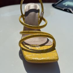 Women’s Yellow Strappy High Heel Sandals – (US 7)
