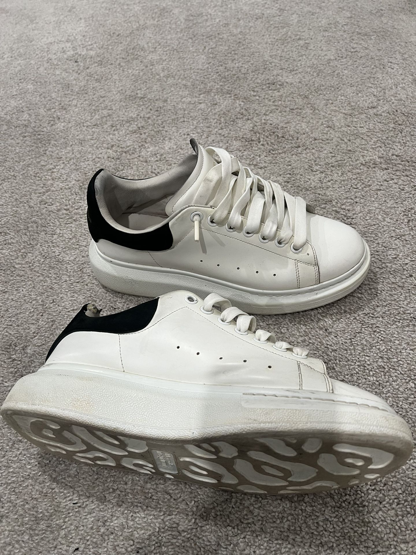 Alexander McQueens Size 9     150$