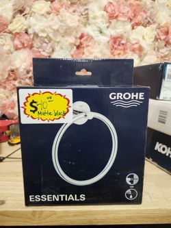 GROHE
Essentials Towel Ring in Matte Black