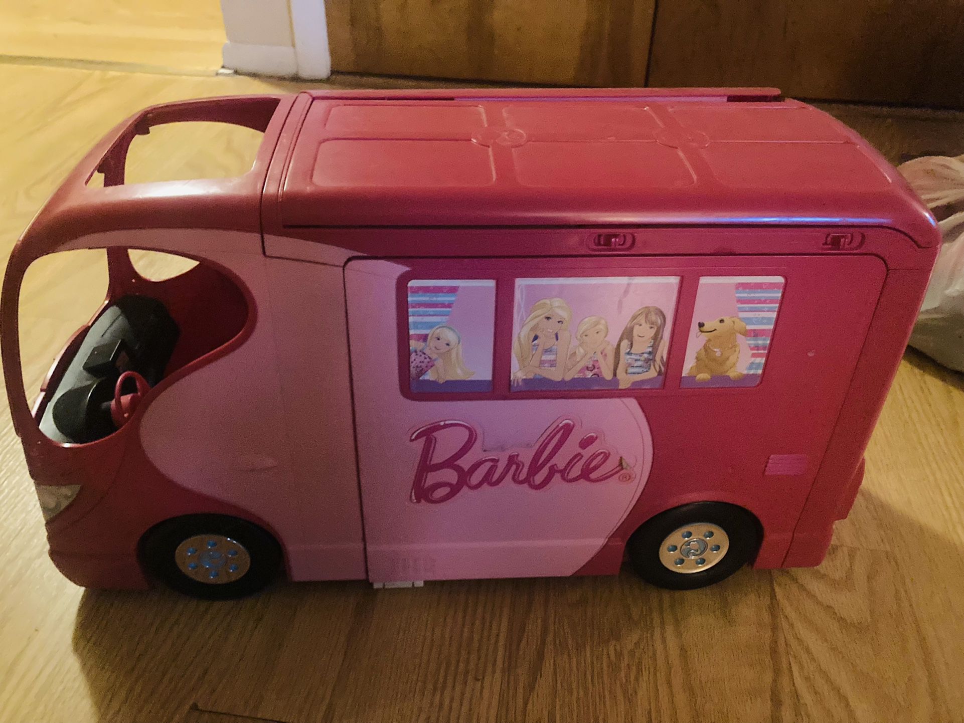 slagader uitlaat Zinloos Barbie Pop Up Camper In Perfect Condition for Sale in Pittsburgh, PA -  OfferUp