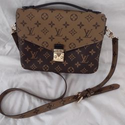 Louis Vuitton Reverse Monogram 