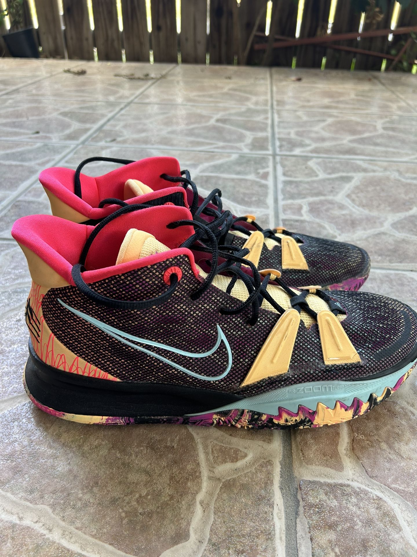 Nike Kyrie 7 Preheat Soundwave