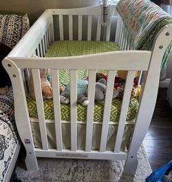 Mini crib