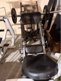 Leg press machine