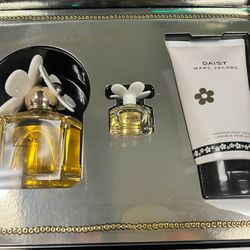 Daisy Marc Jacobs Women’s Perfume Set