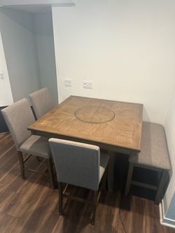 Dining table built in lazy Susan w/ chairs