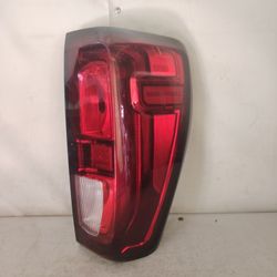 2019 2024 GMC SIERRA 1500 TAIL LIGHT