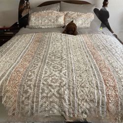 Vintage Ethan Allen Solid Wood Bedroom Furniture Set