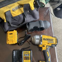 DEWALT 20V XR Impact 1/2 Wrench Kit 