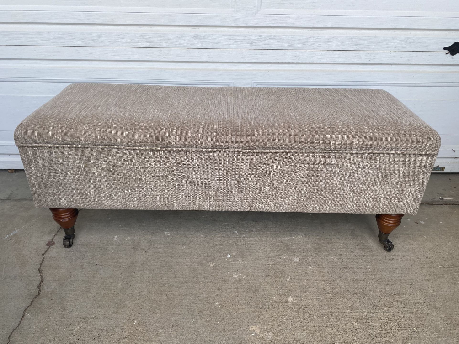Beautiful Storage Ottoman/Bench