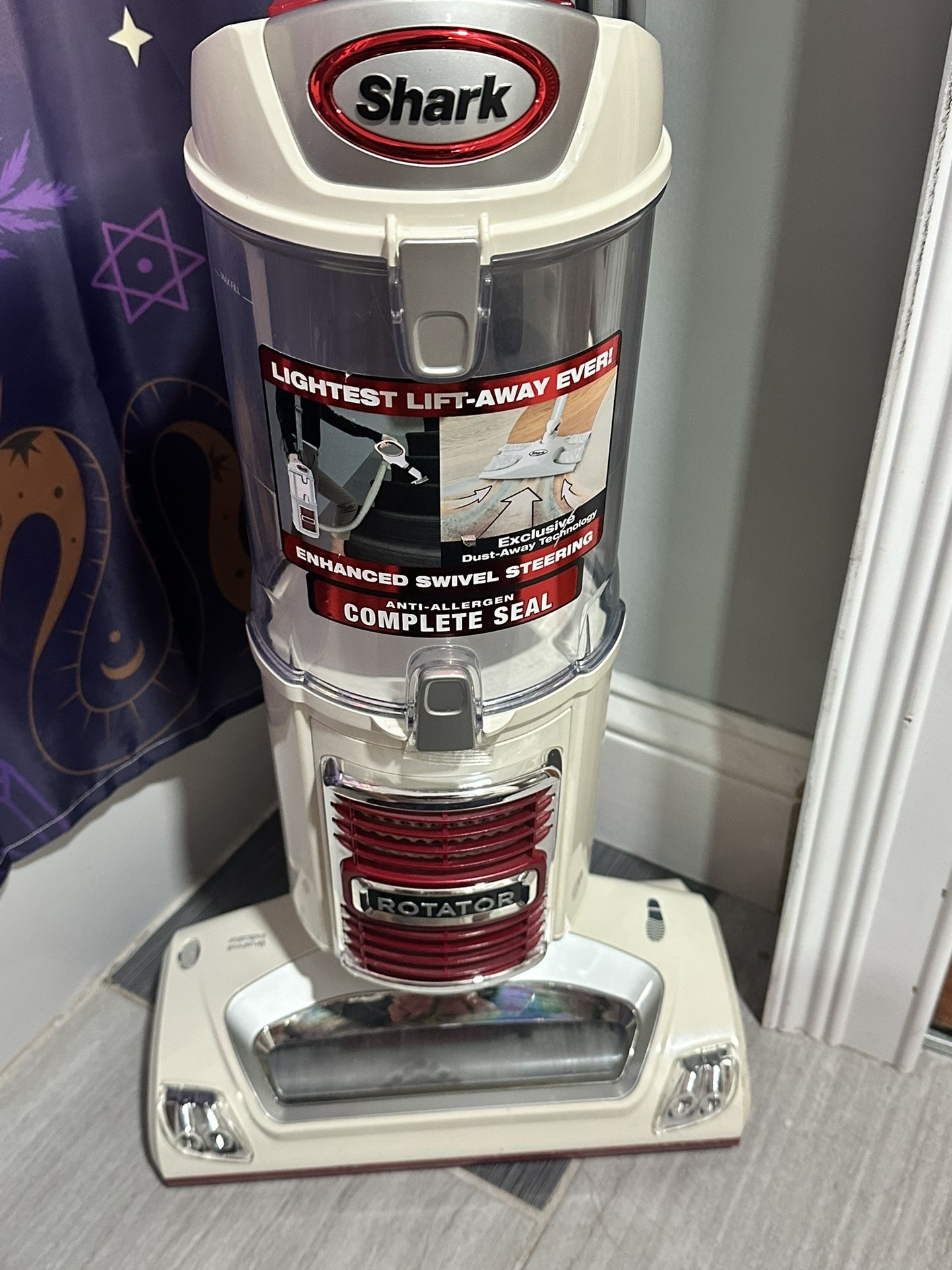 Shark lift Away Rotator (refurbished) Model # NV341 31