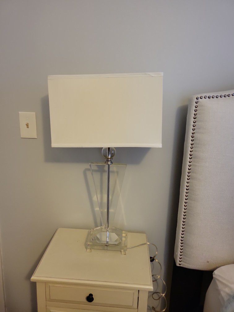 Vienna Full Spectrum Table Lamp