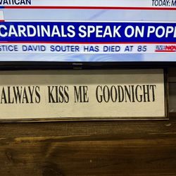 Farmhouse Kiss Me Good Night 