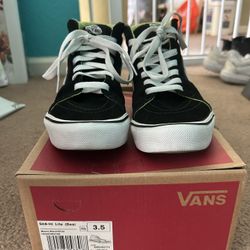 Black And Green Vans Sk8-hi lite size 3.5 for kids
