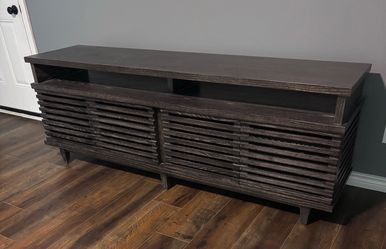 Ethan Allen Braswell Media Cabinet / Console in Rustic Sable