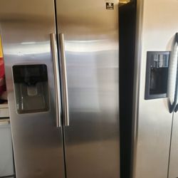 SAMSUNG STAINLESS STEEL EVERYTHING WORKS GOOD 