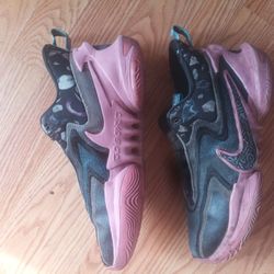 Nike Cosmics Size 10.5 