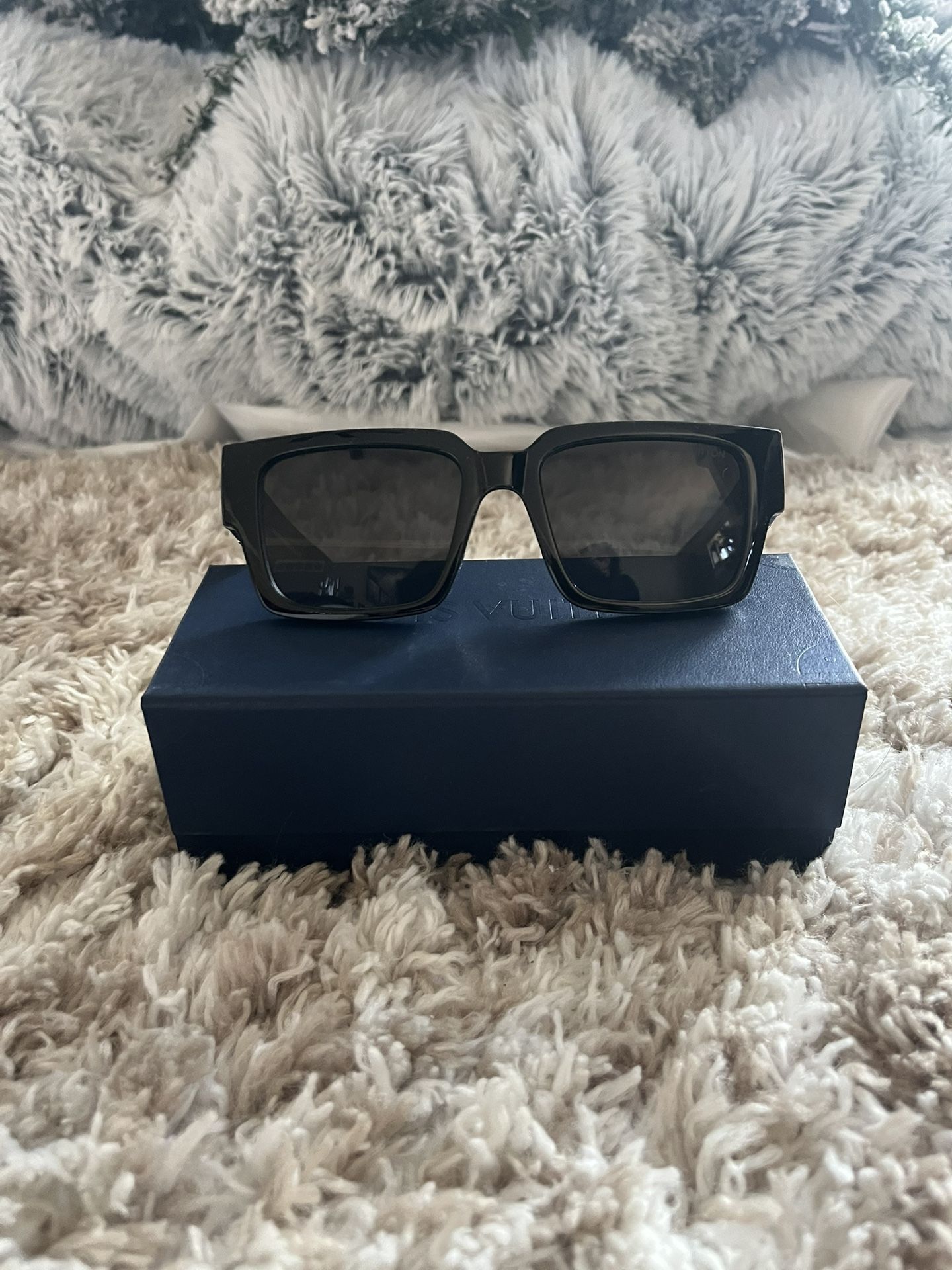 Louis Vuitton LV Clash Square Sunglasses