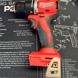 Milwaukee M18 18V Lithium-Ion Brushless Cordless 1/2 in Compact Drill/Driver (TOOL ONLY)