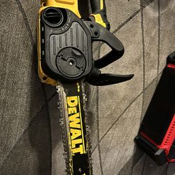 Dewalt DCCS620 CHAINSAW  12 IN W /6AH FLEX VOLT NO CHARGER 