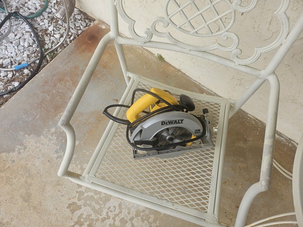 Dewalt Saw