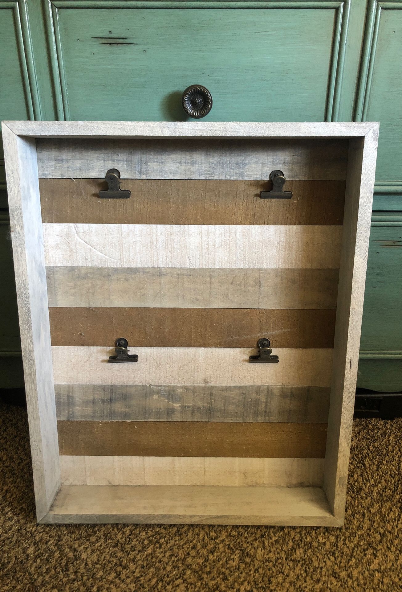 4 picture raw wood holder