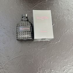 VALENTINO BORN IN ROMA. 🌟 BRAND NEW 🌟 HIGHEST QUALITY 