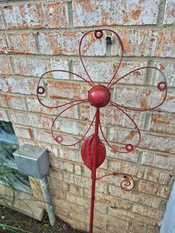 Metal Flower Garden Decor   H 42"