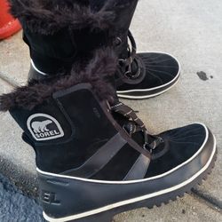 sorel women boots size 12 
