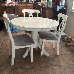 Kitchen Table Round- 