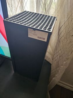 Xbox series x fully operational three controllers and games