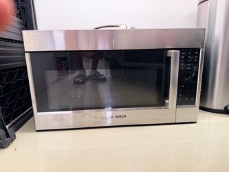 Brand New Bosch 800 Series 30” Microwave + Convection HMV8053U