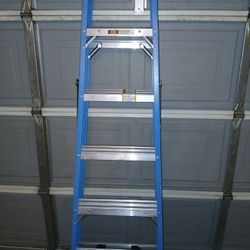 Werner 6ft Ladder..OSHA Rated For 200lbs.