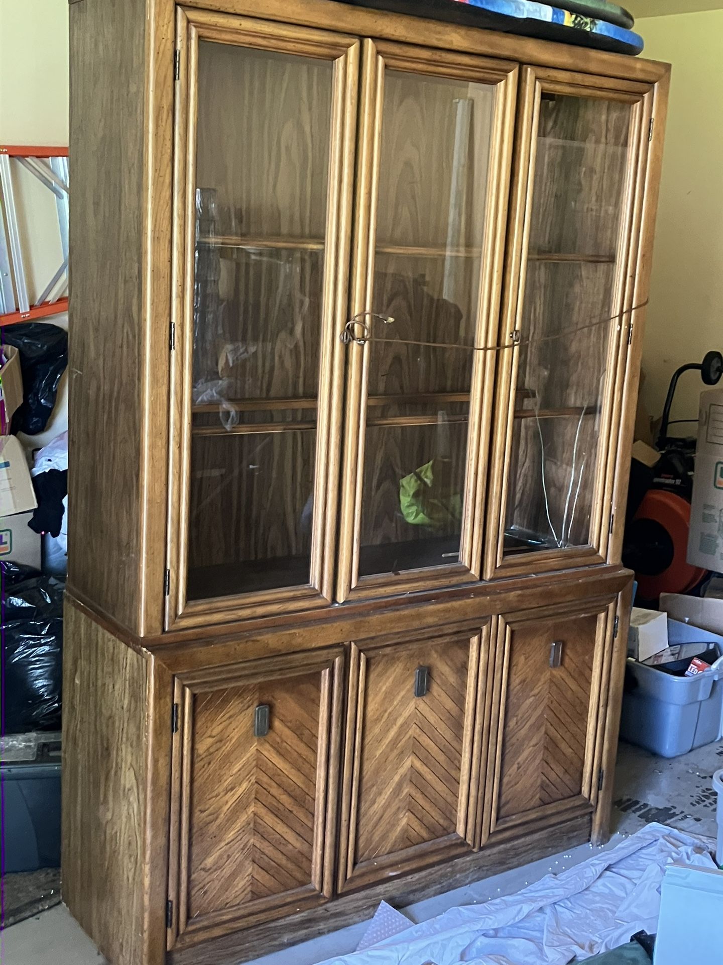Free China Cabinet