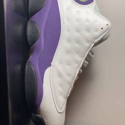 Jordan 13 "White/Purple" Size 11