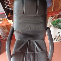 Leather Office Chair Black  100 Bucks 