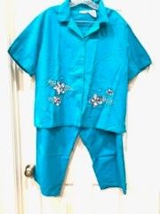 Women's Turquoise Capri Pant Suit Size 16/18