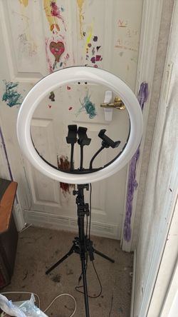 Ring light tripod