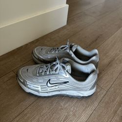 Nike Airmax TL Size 11.5. In Good Condition ! 