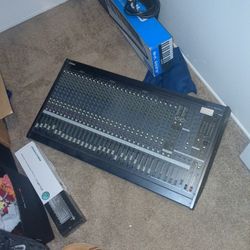 Yamaha MG32 14fx Mixing Console