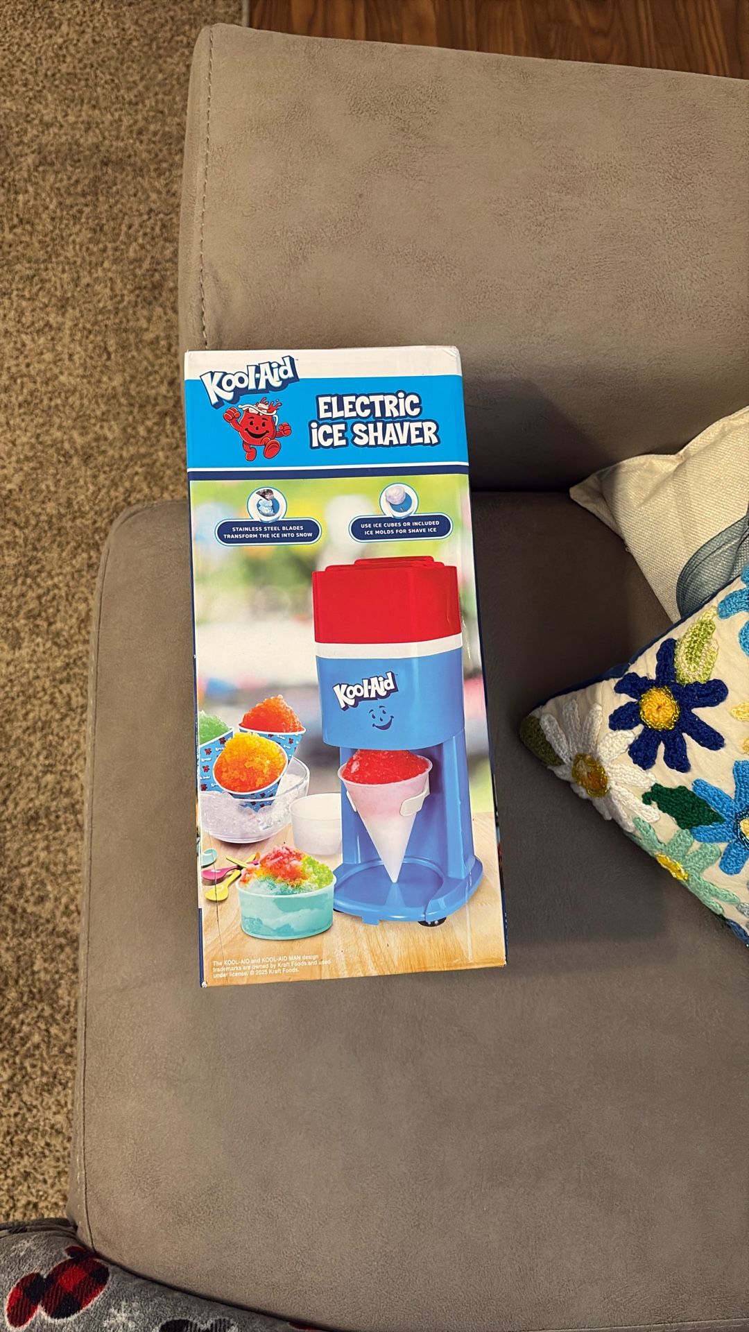 Kool-Aid Electric Snow Cone Maker 64-Ounce Ice Shaving Capacity, Stainless Steel Cutting Blades and Safety Ice Press